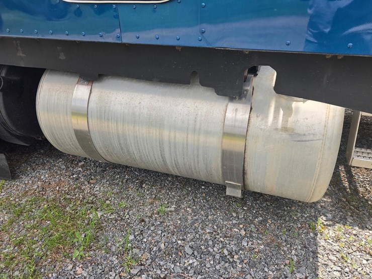 2019-peterbilt-579-image-20