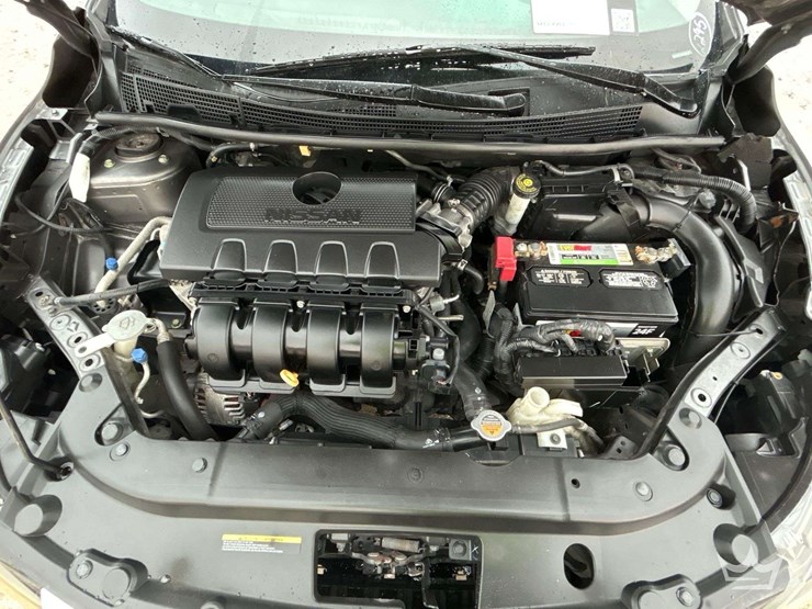 2016-nissan-sentra-sedan-image-7