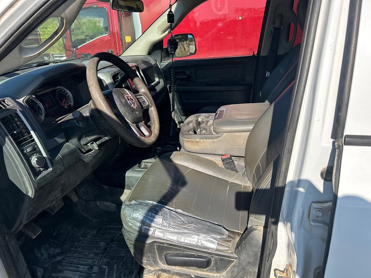 2017-dodge-3500-image-60