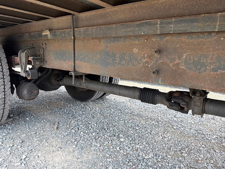 2018-hino-268-image-36