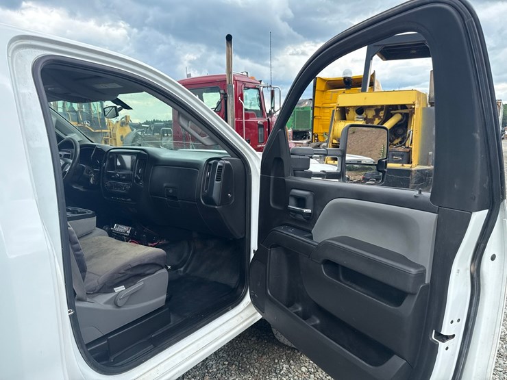 2017-gmc-3500hd-image-59