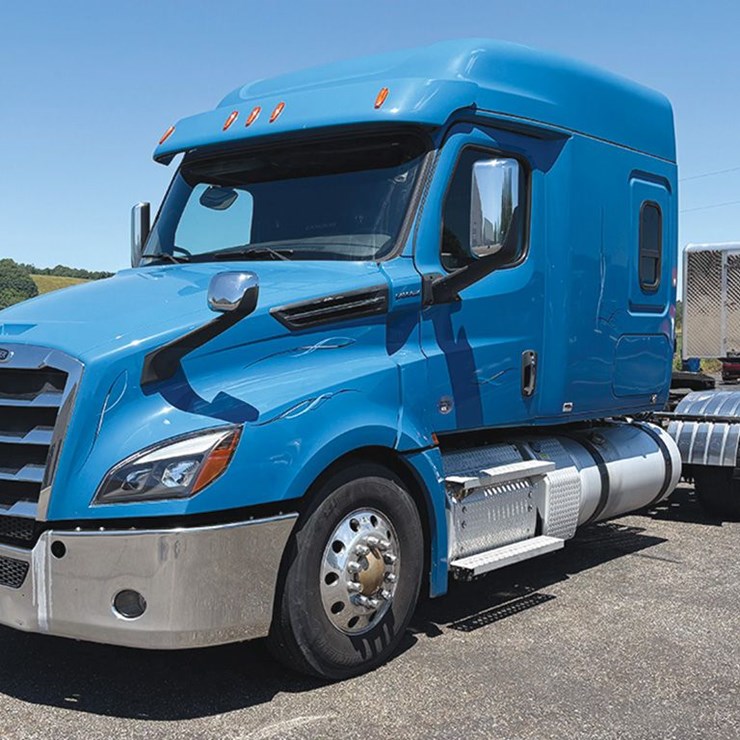2020 FREIGHTLINER CASCADIA 126