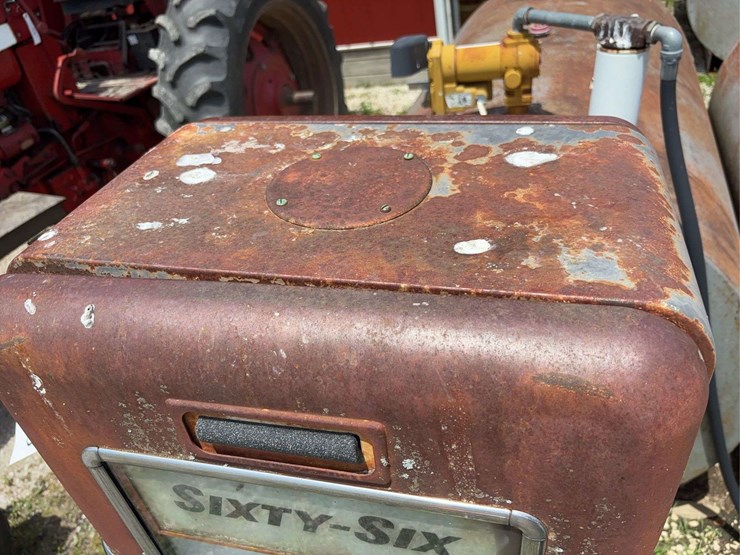 bowser-sixty-six-phillips-66-fuel-pump-image-3