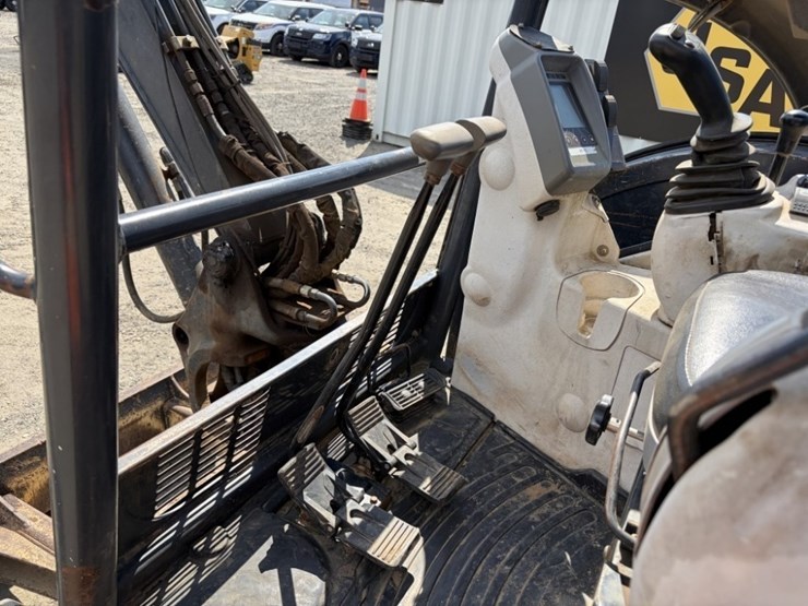 2013-deere-50g-image-26