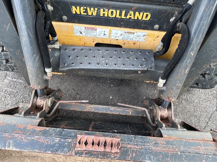 2017-new-holland-c227-image-21