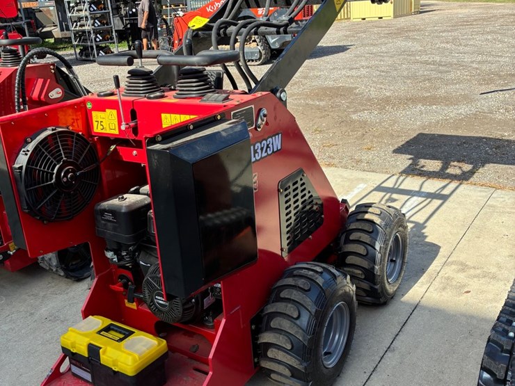 #20238-•-skid-steer-loader-image-4