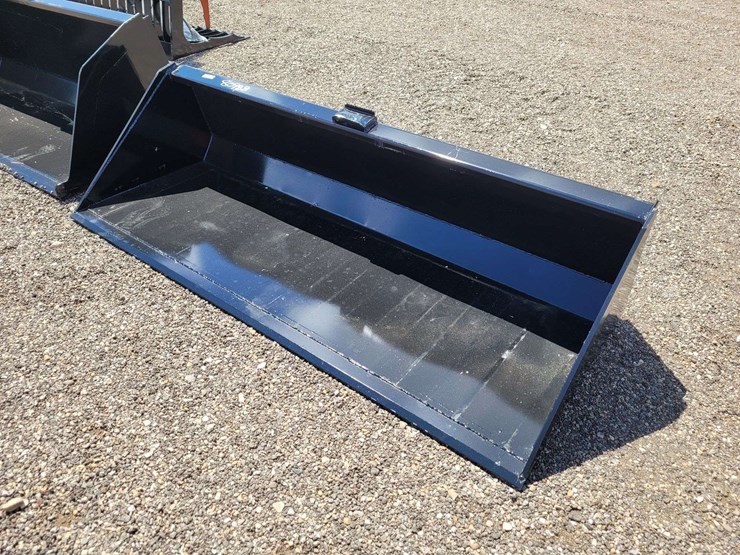 90in-qt-bucket-with-blade-image-2