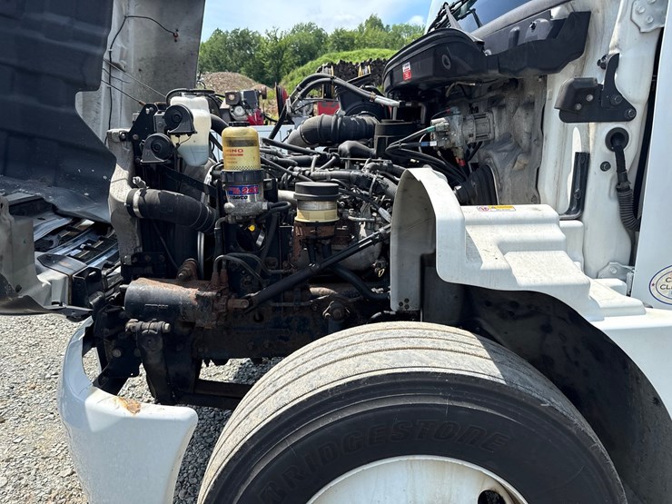 2018-hino-268-image-9