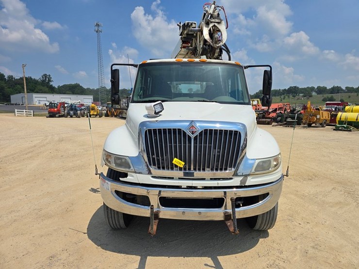 2009-international-durastar-4400-image-8