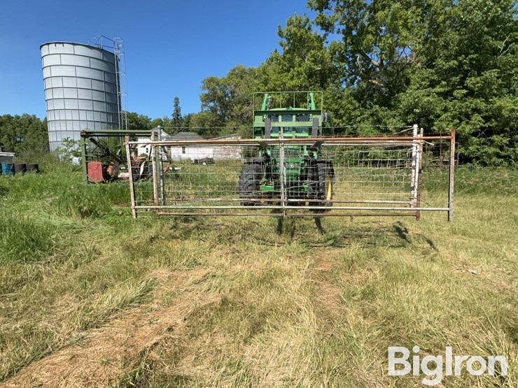 14/16-steel-livestock-gates-image-2