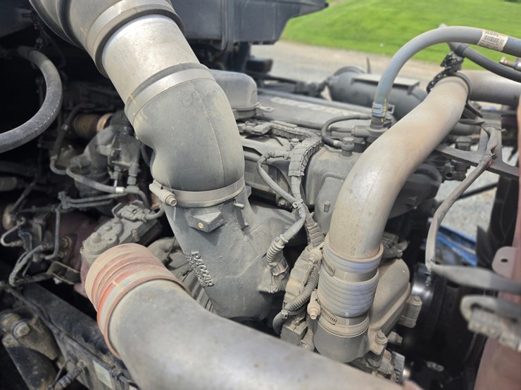 2019-peterbilt-579-image-48