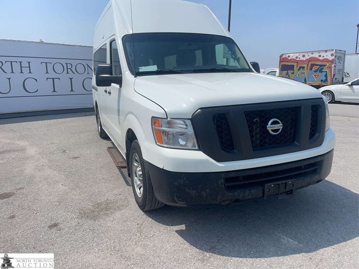 2020-nissan-nv2500hd-image-3