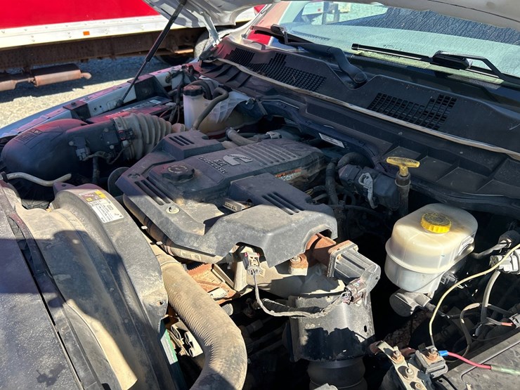 2017-dodge-3500-image-41