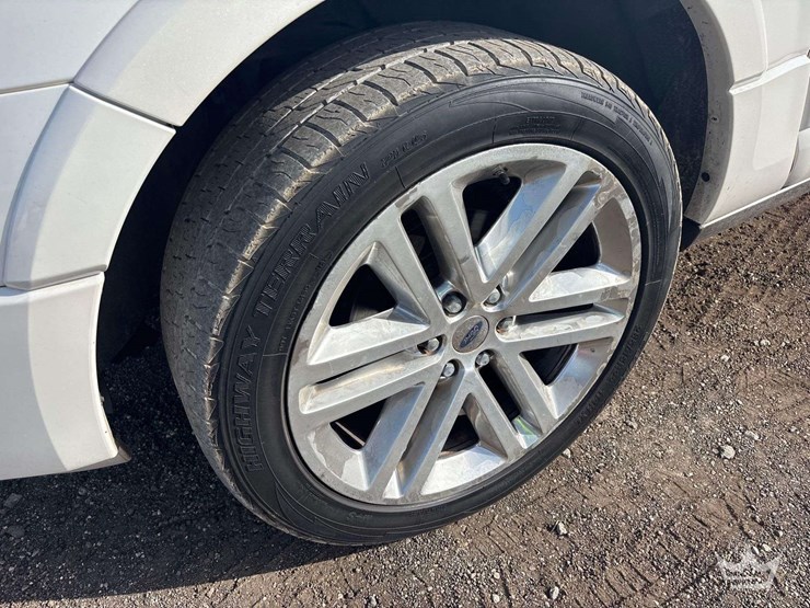 2015-ford-expedition-platinum-image-24