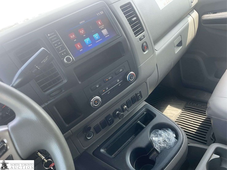 2020-nissan-nv2500hd-image-13