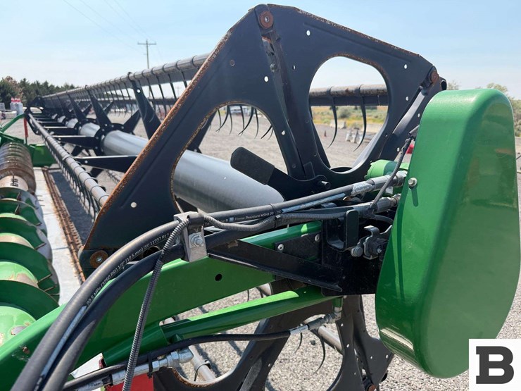 2019-john-deere-635f-image-22