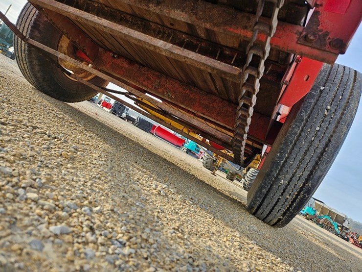 new-holland-519-image-17
