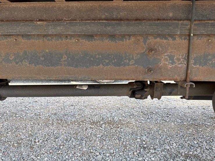 2018-hino-268-image-37