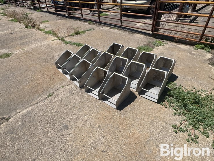 12”-stainless-steel-hog-feeders-image-9