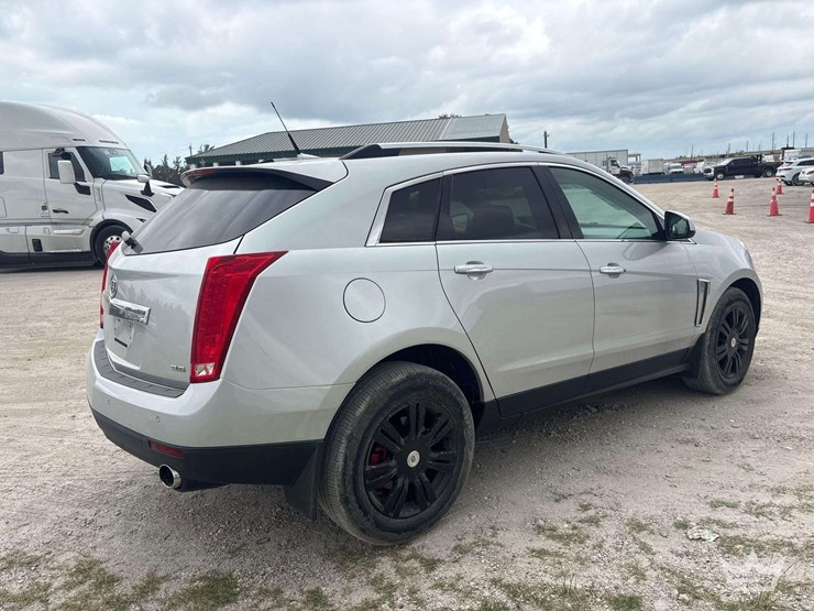 2014-cadillac-srx-image-3