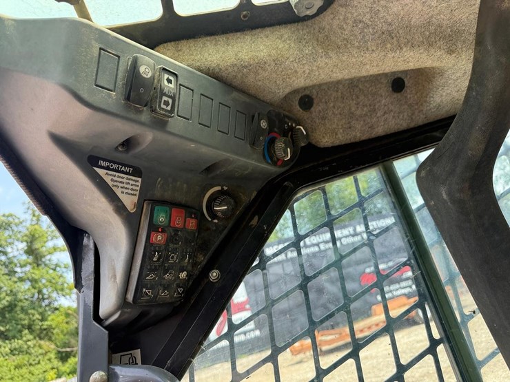 2016-deere-323e-image-20