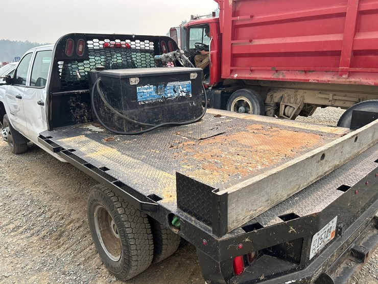 2019-chevrolet-silverado-3500hd-image-16