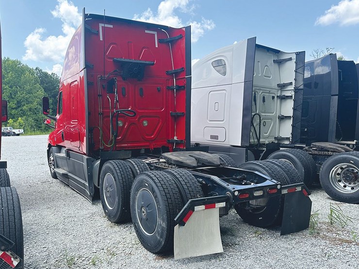 2024-freightliner-cascadia-126-image-2