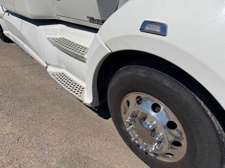 2018-kenworth-t680-image-21