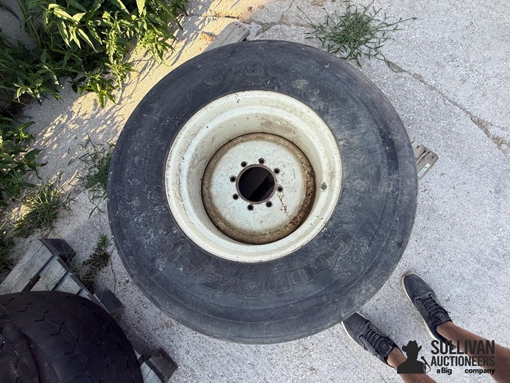 spare-brent-wagon-tire-&-rim-image-10