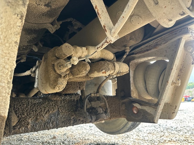 1997-mack-dm688s-image-50