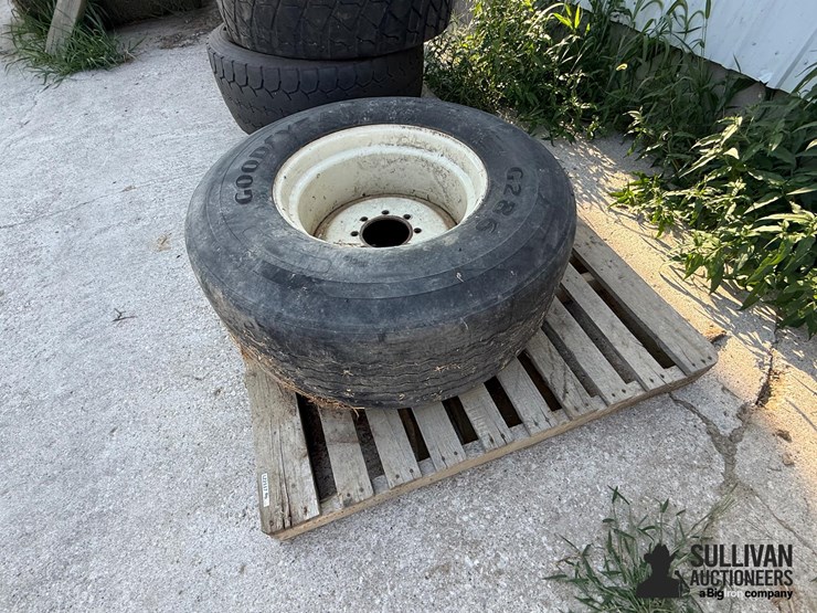 spare-brent-wagon-tire-&-rim-image-8