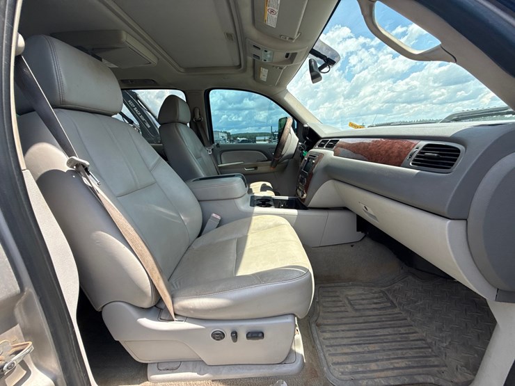 2008-chevrolet-3500hd-image-31