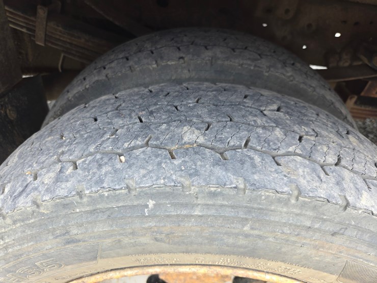 2001-ford-f550-image-66