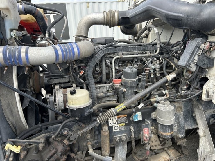 2016-peterbilt-389-image-46