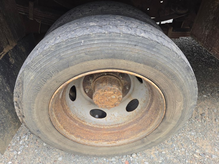2001-ford-f550-image-65
