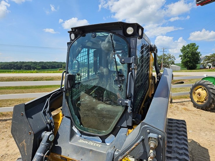 deere-331g-image-22
