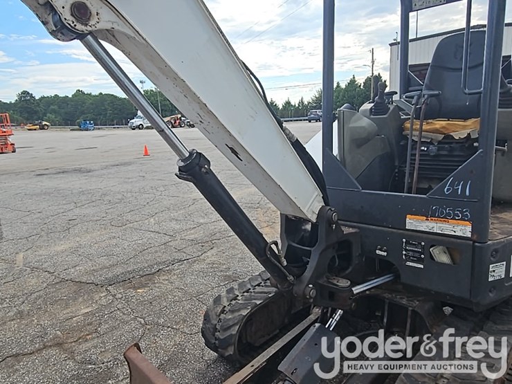 2017-bobcat-e32-image-31