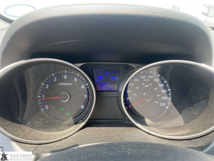 2010-hyundai-tucson-image-11