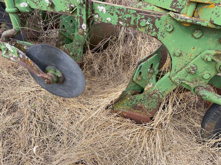john-deere-pull-type-four-bottom-plow-image-6