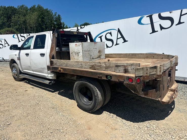 2017-dodge-3500-image-3