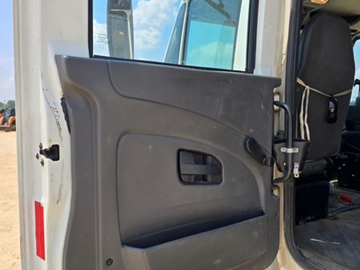 2009-international-durastar-4400-image-25
