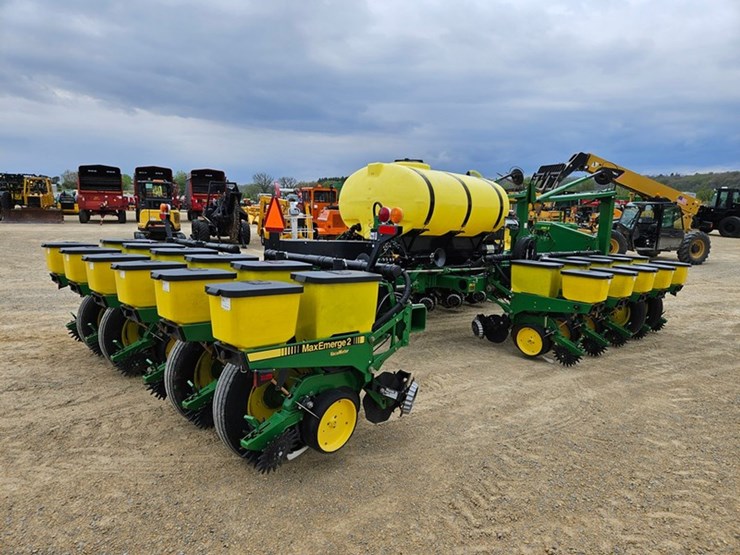 john-deere-7200-image-5