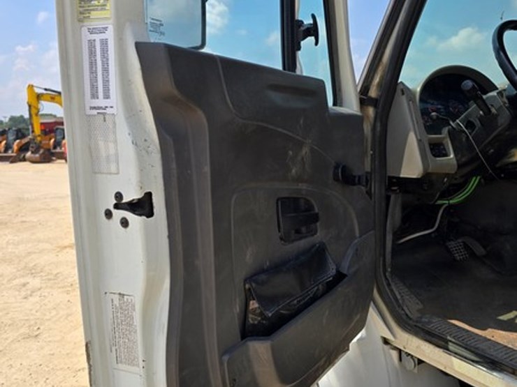 2009-international-durastar-4400-image-30