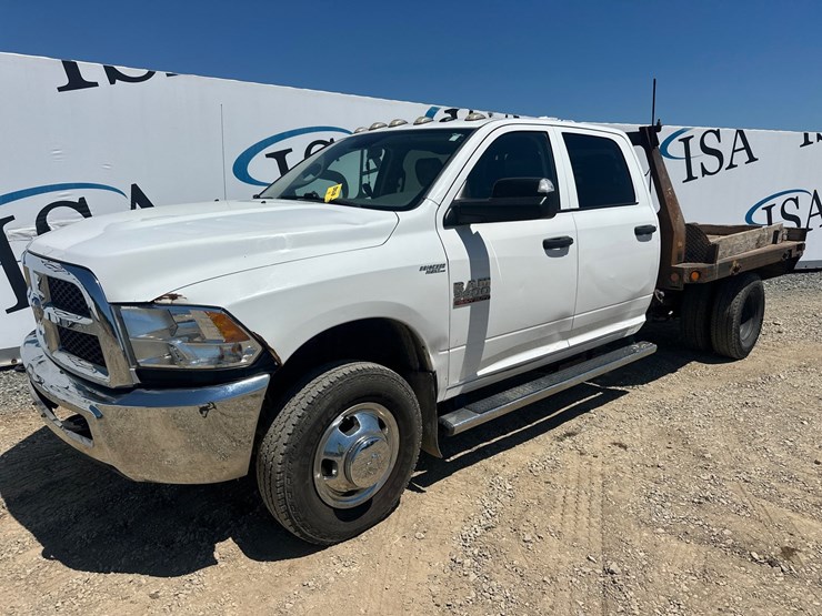 2017-dodge-3500-image-1