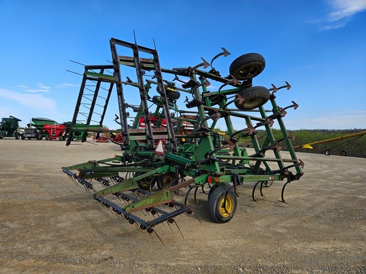 john-deere-28-image-5