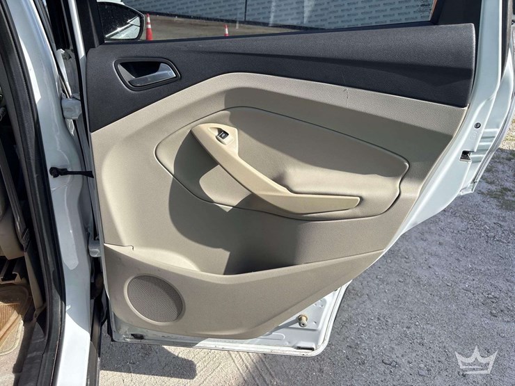 2013-ford-escape-image-23