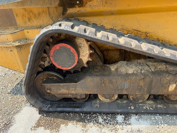 2016-deere-323e-image-13