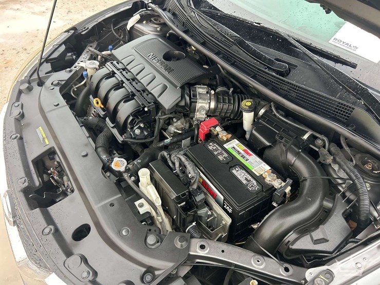 2016-nissan-sentra-sedan-image-8