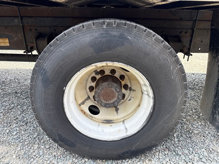 2018-hino-268-image-59