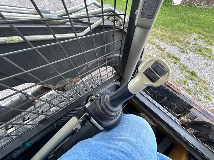 2017-new-holland-c227-image-27